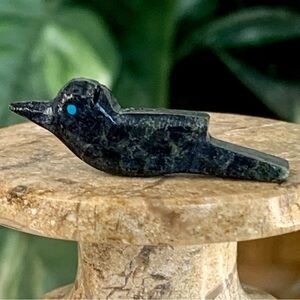 Native American Zuni Style Carved Black Stone Crow Raven Bird Fetish Bead 1.2”